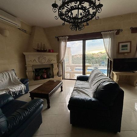 Gozo Island Escape Sleeps 4 With Private Bathroom Ghajn il-Kbira  Екстериор снимка