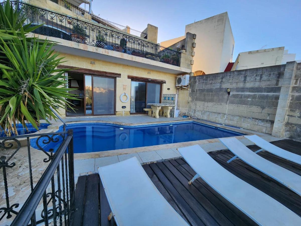 Gozo Island Escape Sleeps 4 With Private Bathroom Ghajn il-Kbira  Екстериор снимка
