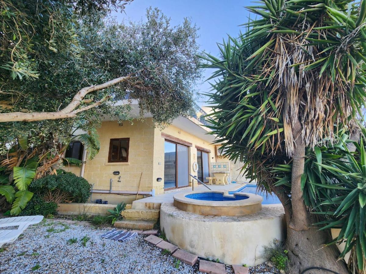 Gozo Island Escape Sleeps 4 With Private Bathroom Ghajn il-Kbira  Екстериор снимка