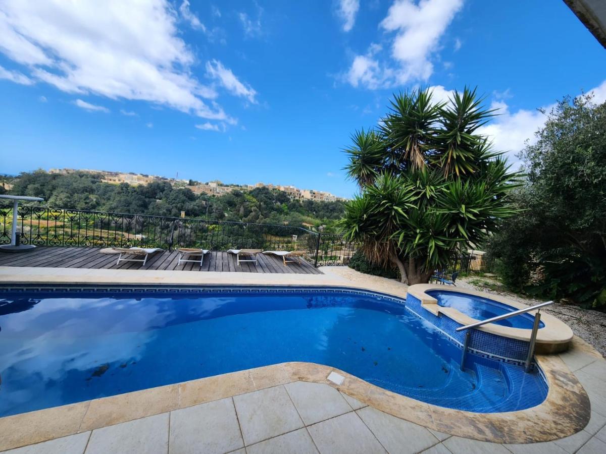 Gozo Island Escape Sleeps 4 With Private Bathroom Ghajn il-Kbira  Екстериор снимка