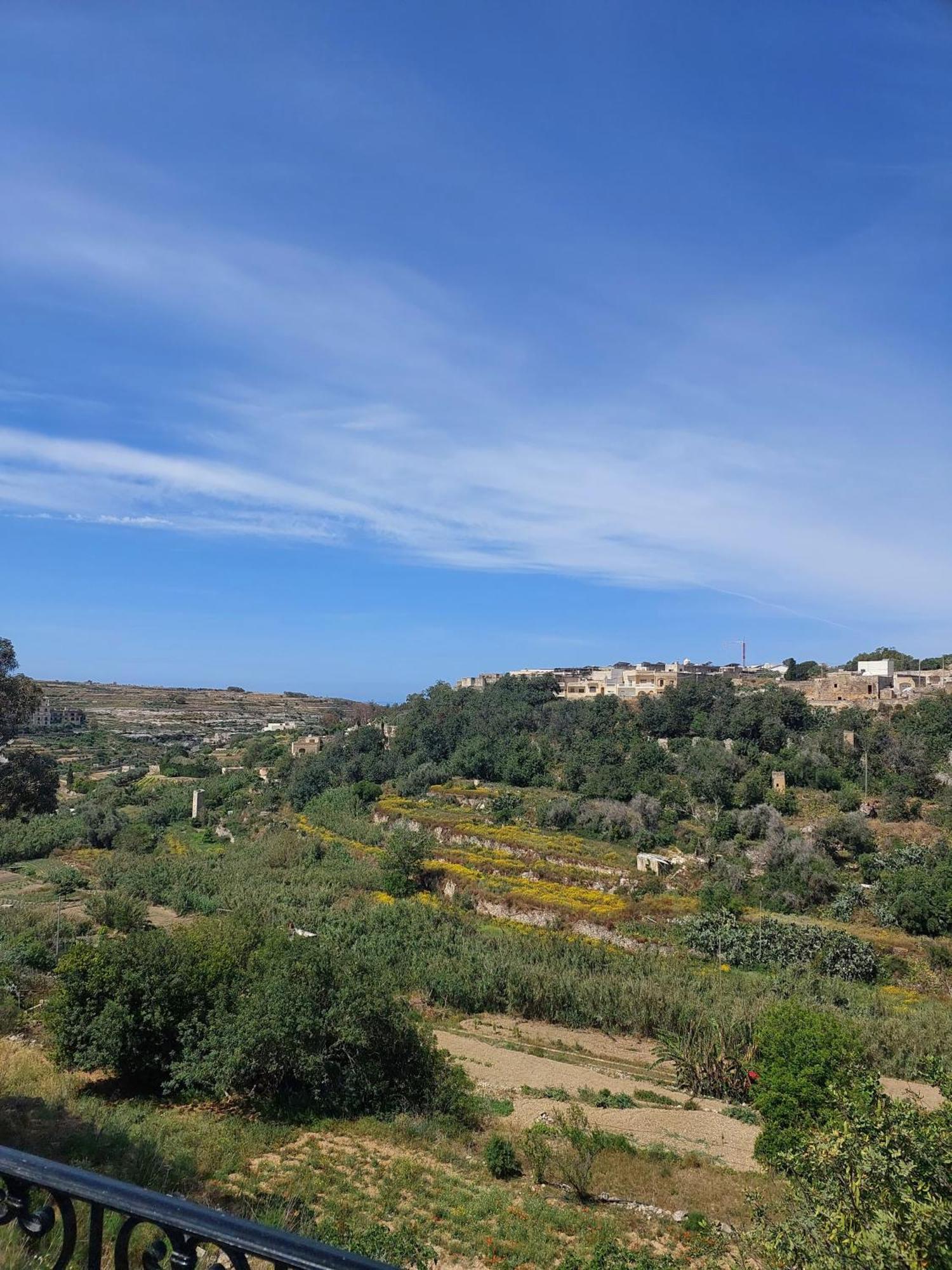 Gozo Island Escape Sleeps 4 With Private Bathroom Ghajn il-Kbira  Екстериор снимка